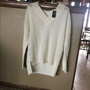 White v neck hollister sweater